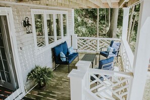 Lower Deck Seating