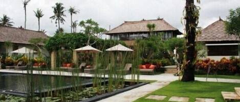 3BR Beachfront Villa in Canggu