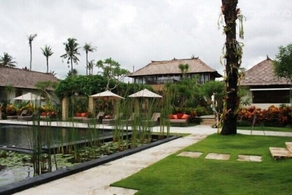 3BR Beachfront Villa in Canggu