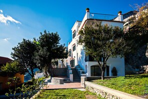 the villa seen from the garden