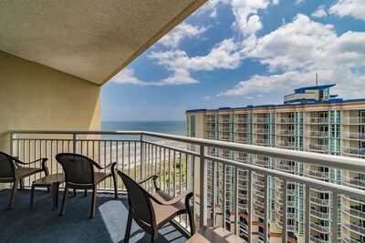 Largest Indoor Water Park-Penthouse Condo-Southern Exposure