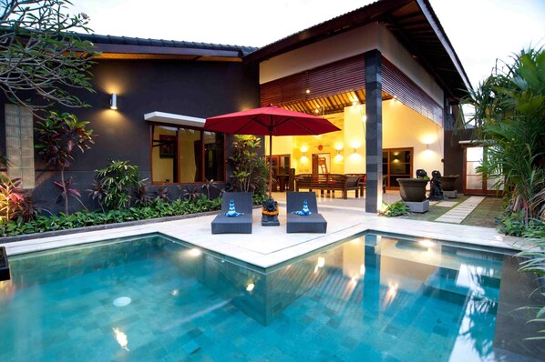 5 Bedroom villa w/ Breakfast, Seminyak