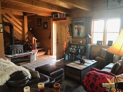 Cozy Cabin at the Base of Rabbit Ears Pass