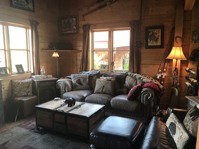 Cozy Cabin at the Base of Rabbit Ears Pass