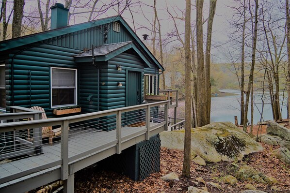 Log Cabin on the Lake