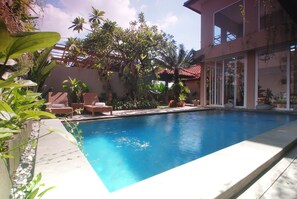 Amazing 5 Bedroom Pool Villa, Kerobokan