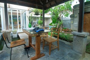 Amazing 5 Bedroom Pool Villa, Kerobokan