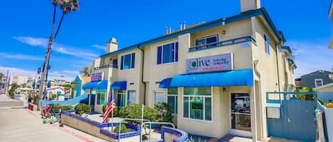 Pete's Mission Beach Getaway is located off of Santa Clara Place right behind the Olive Bakery