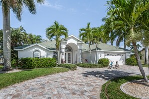 FRONT WITH CIRCULAR DRIVEWAY