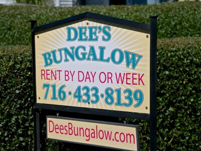 Dee's Bungalow - Your Home Away From Home