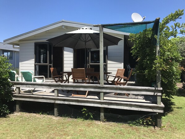 North facing deck and Longe