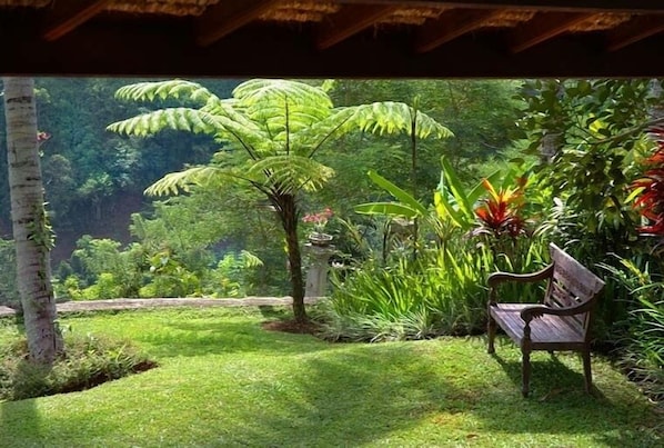 AMAZING CULTURE 5 BEDROOM VILLA UBUD