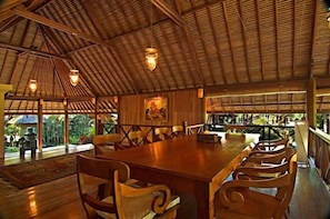 AMAZING CULTURE 5 BEDROOM VILLA UBUD