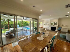 Perfect for families and groups – enjoy meals together 