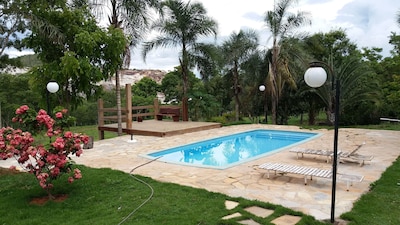Casa aconchegante com piscina na Fazenda Bonsucesso 