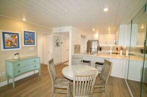 Dinning room Sanibel Island Sundial Resort A-206