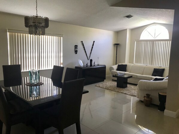 Living & Dining room