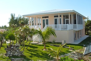 Front of the house facing the beach