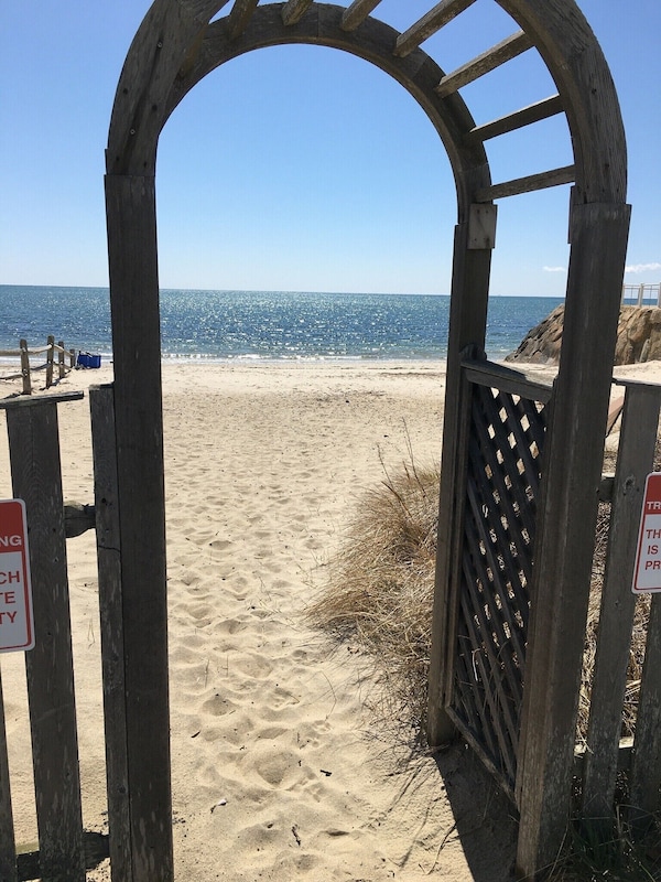 Entrance to beach