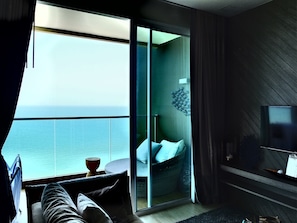 BEACHFRONT 1BR STYLISH LUXURY CONDO