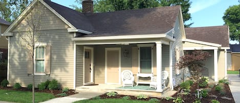 Enjoy the entire house, conveniently located 1 block from downtown Bardstown.