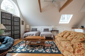 Beds can be made as twins