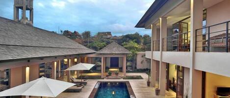 Book 3 BR Stay at Large 4 BR Luxe Villa