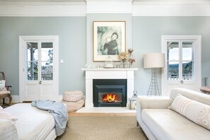 Sitting room with gas fire 