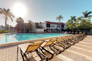 Runaway Bay’s Showstopper: Sparkling Heated Pool & Loungers