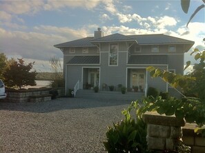 front view of home; allows plenty of parking for boat trailer