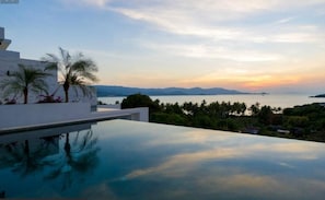 3 Bedroom Sea View Villa Escape