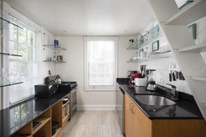 Turtle House Full Kitchen