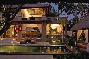 2BR Beachfront Villa in Canggu