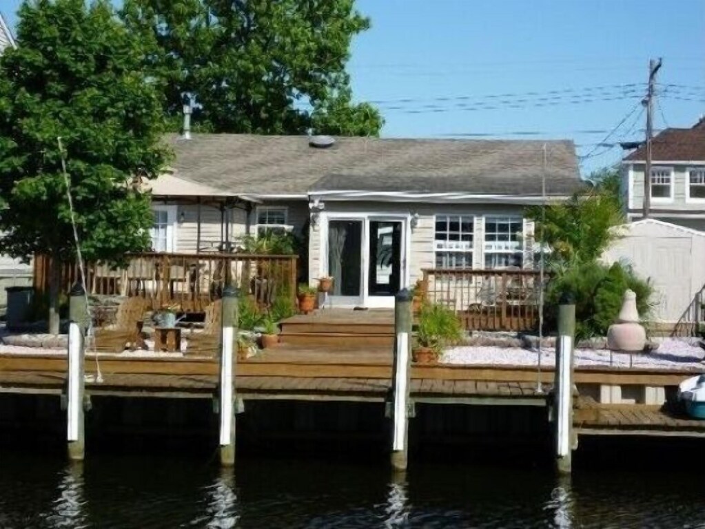 Lagoon Front,Great For Kids-Swimming,Crabbing, Kayak-Fenced-Professionally Clean