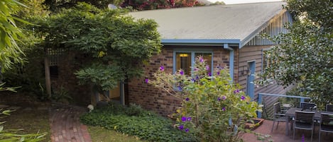 Glenbrook Cottage in Warburton