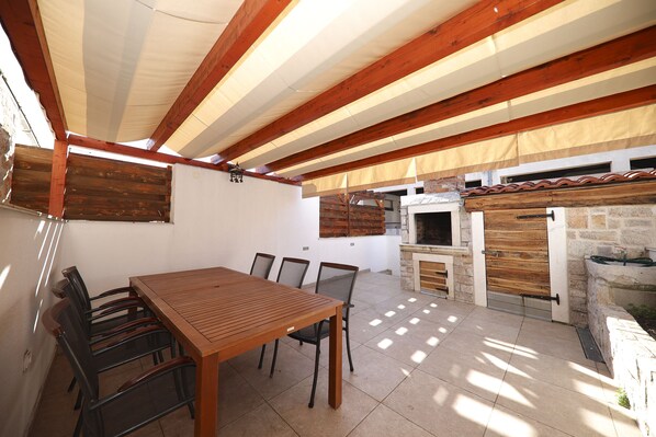Outdoor dining