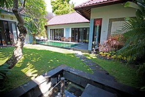 3 BR, Private Pool, Ctrl Seminyak, Staff