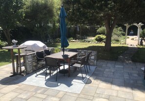 Outdoor dining, and gas grill