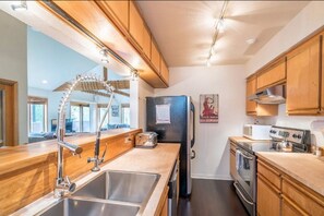 Fully equipped kitchen