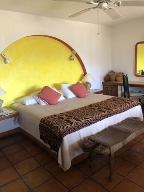 King size bed 