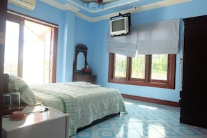 Room 5, interior view.