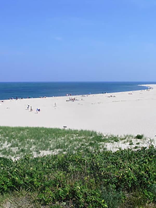 Light House Beach - Less than 1/2 mile walk!