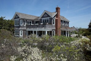 Grand approach to the West facing front facade.