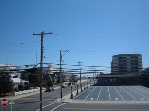 2 block to the beach