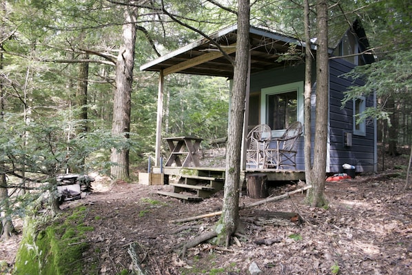 The Cabin Overlooking Chloe's Lake