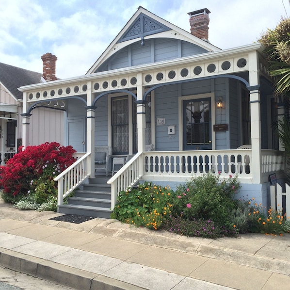 Historic Cottage at the Cove at Lover's Point