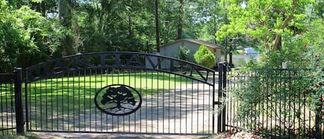 Entrance gate to Oak Haven Lakeside Cottages... your dream lakeside getaway