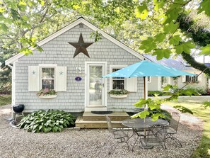 Renovated 1940’s Bass River Cottage A half mile to Nantucket Beaches Central AC
