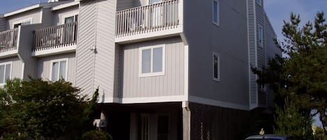 Front of townhome