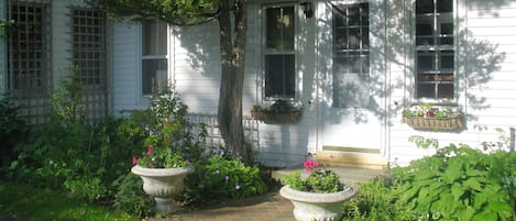 Entrance to Cottage. Parking in front